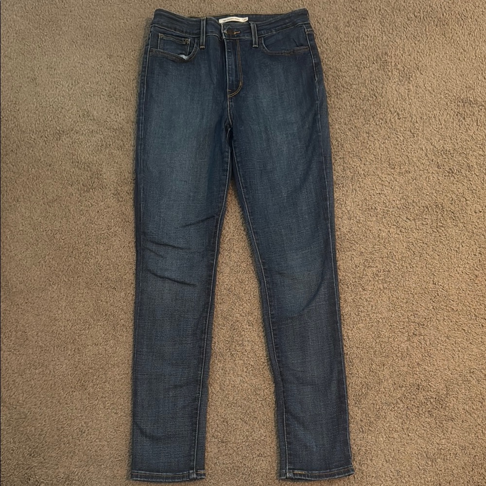 Levi’s 721 high rise skinny jeans